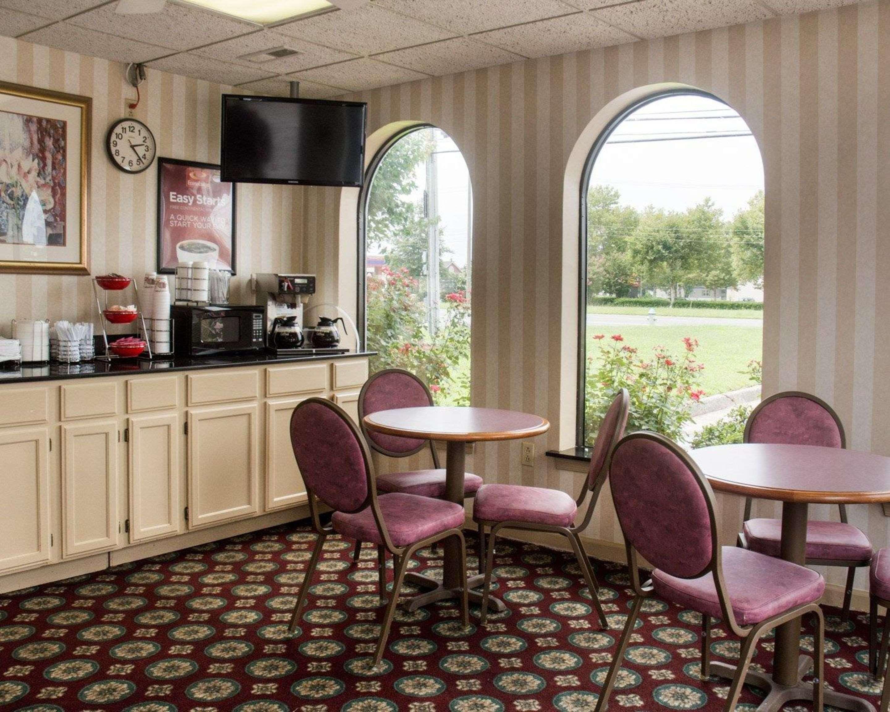 Econo Lodge Chesapeake Route 13 And I-464 Exterior photo